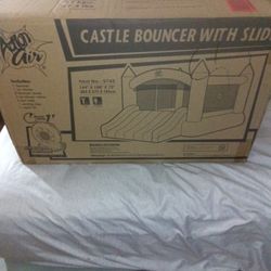 Castle Bouncer With Slide