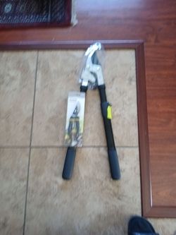 Brand New Heavy Duty Long Reach Lopper and Pruner combo