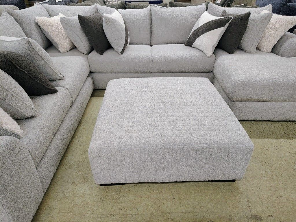 3 Piece Plush Sectional!