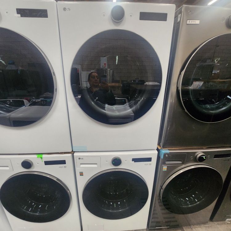 LG Front Load Set Washer And Dryer White New