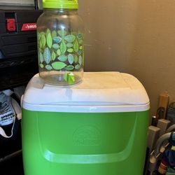 Igloo Cooler Plus glass Drink Dispenser