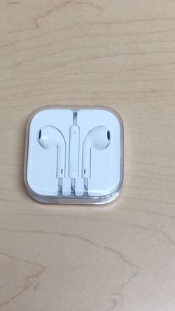 iPhone 5, 6, 6s, 6 plus earphones, ear buds - $15