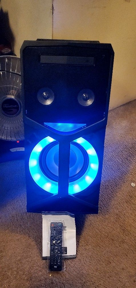 Pyle Bluetooth Party Speaker DVD Don't Work But Everything Else Work