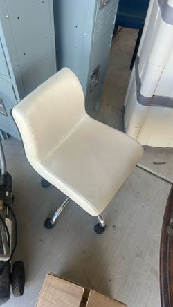 Small Chair On Wheels