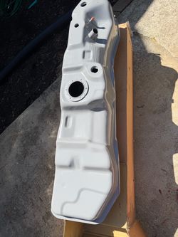 Gas tank XL1Z9002BA