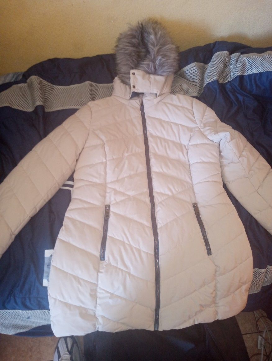 Nautica Womans Puffer Jacket With Removable Hoodie 