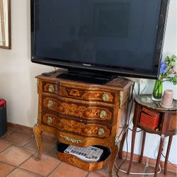 Antique French Chest With Drawers 