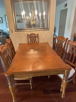 Broyhill matching furniture set