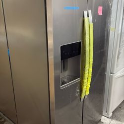 Whirlpool Refrigerator With Fingerprint Resistant Stainless Finish