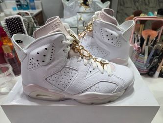 Air Jordan 6 Retro Gold Hoops 8.5