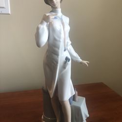 Lladro Figurine  Female Physician 5197