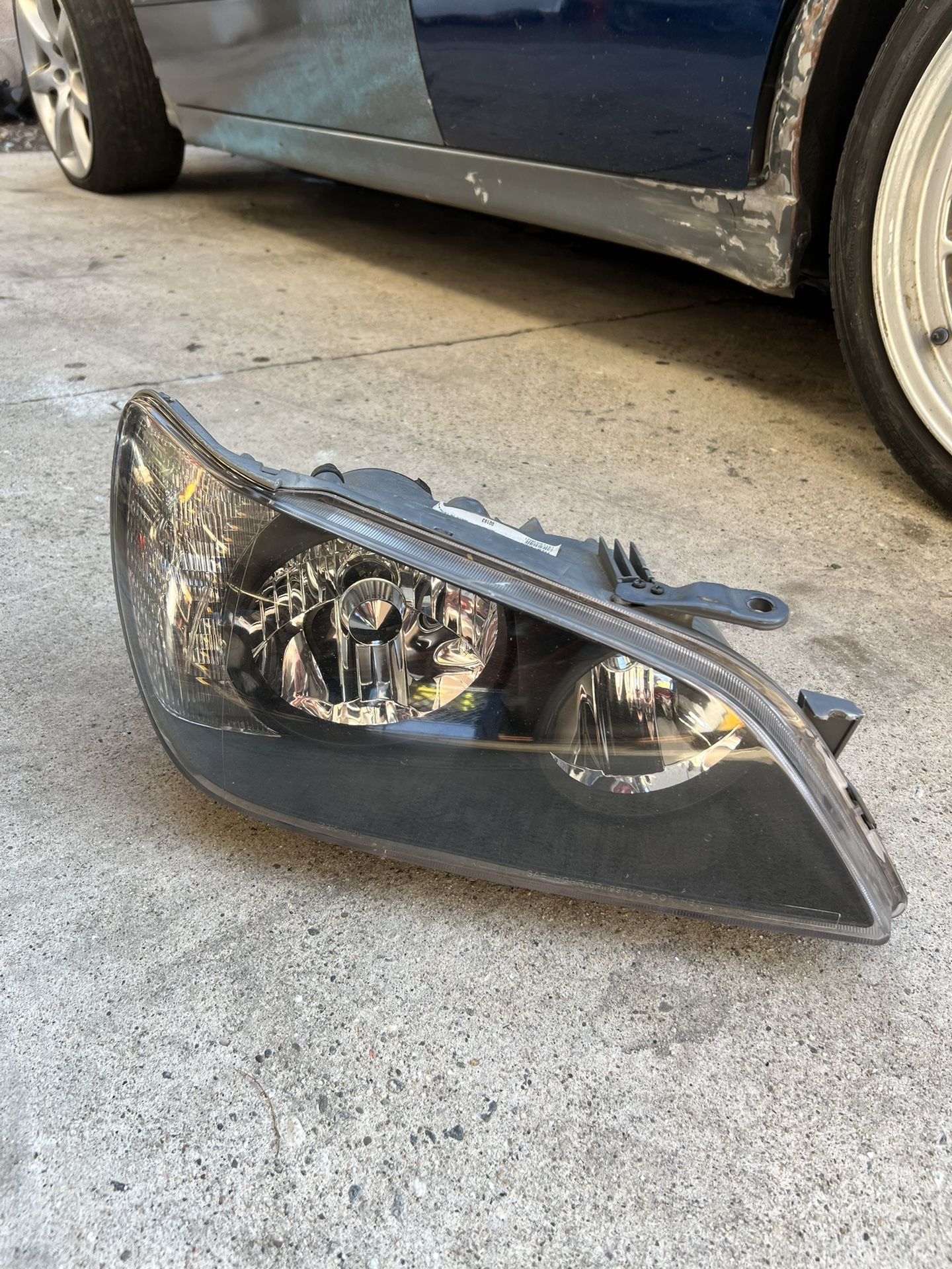 Lexus IS300 passenger Headlight