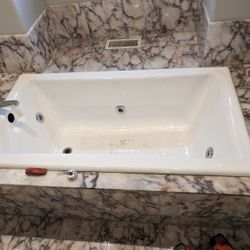 Kohler Jacuzzi 
