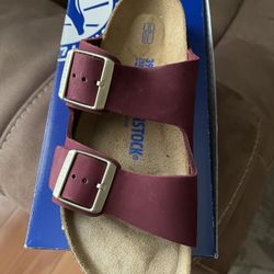 Arizona Big Buckle BIRKENSTOCK Size 8 (39) Maroon Color.