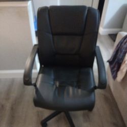 Office Chair In A Very Good Condition Like New