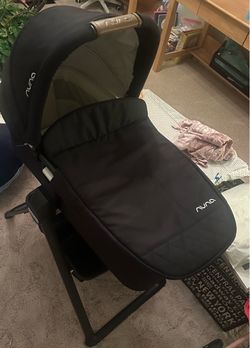 Nuna Mixx bassinet