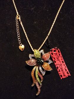 Assorted Betsey Johnson Flower Pendants