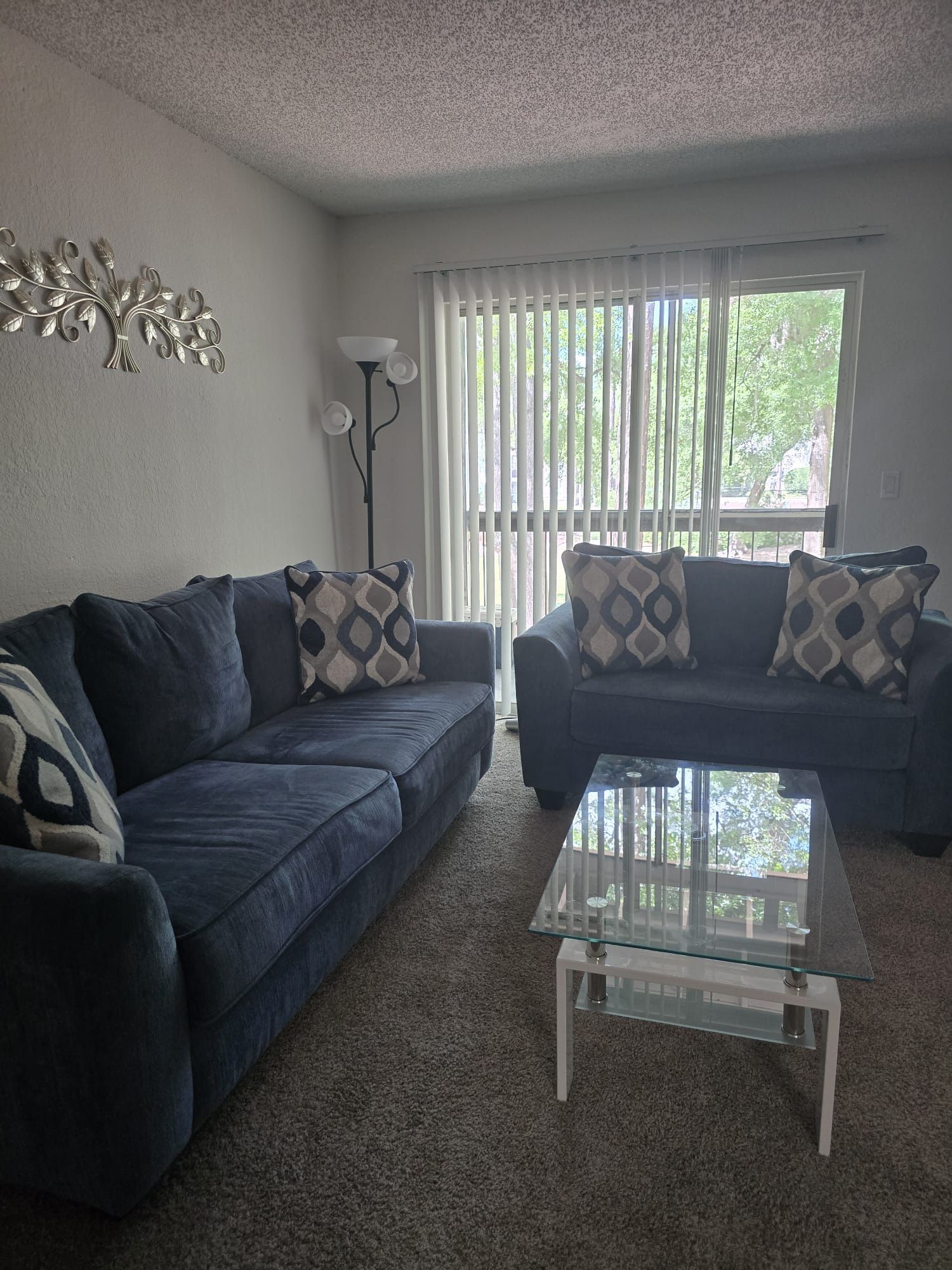 2 Sofas