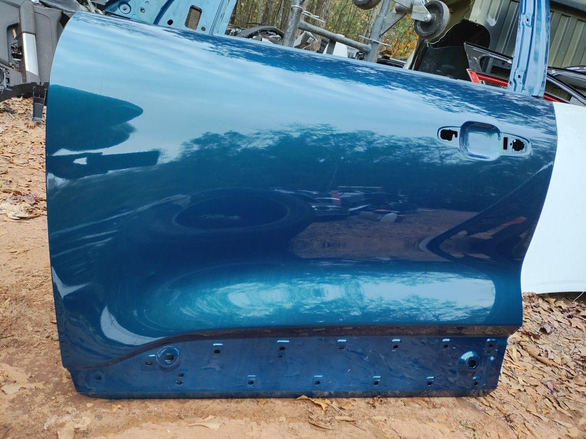 2022-2024 Ford Escape Driver's Door OEM Part Manufacturer Paint