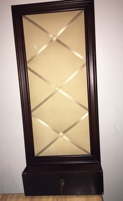 Mail holder. Key holder. Memo holder