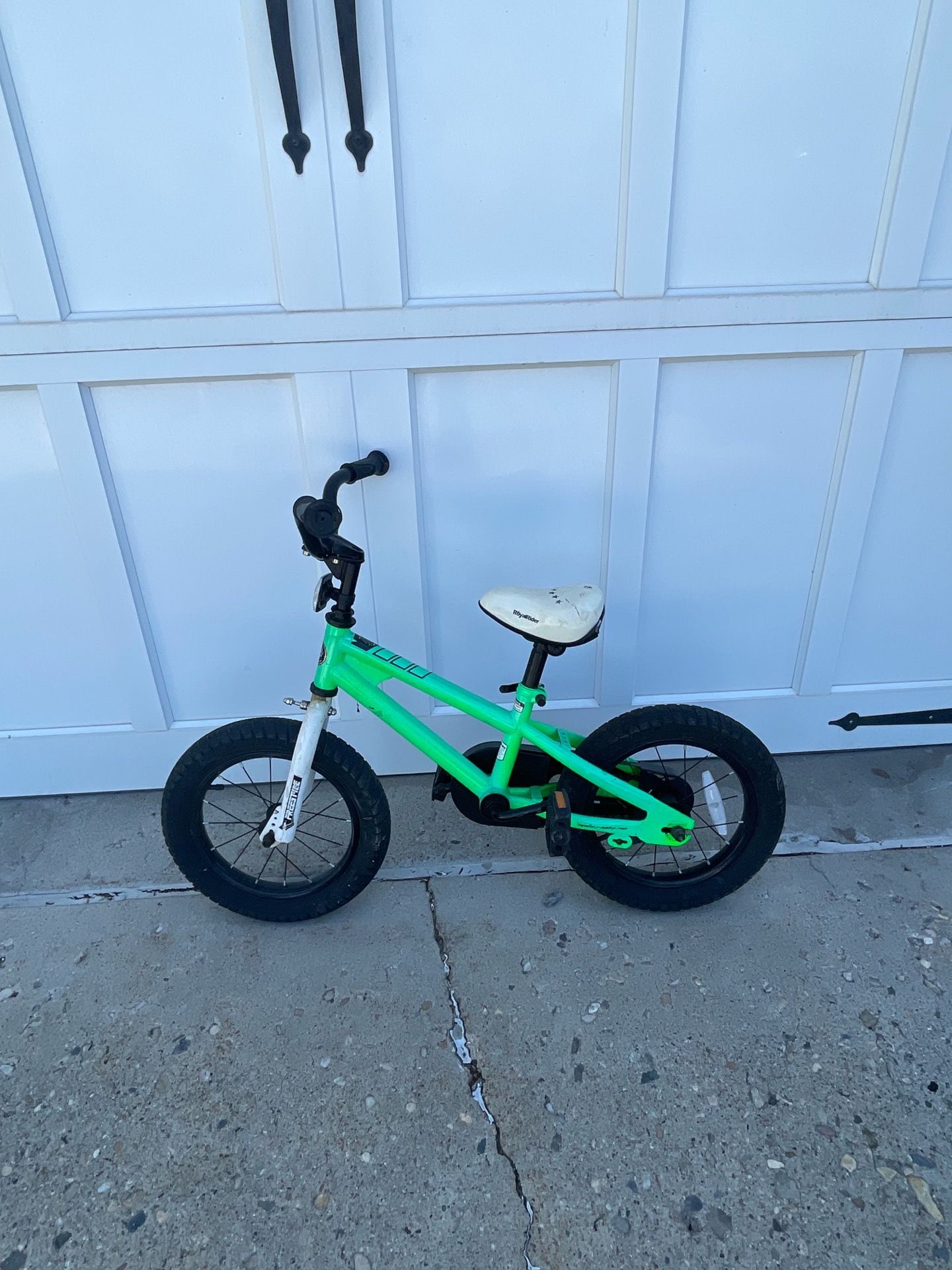 RoyalRider Kids 12-Inch Freestyle Balance Bike (Neon Green)