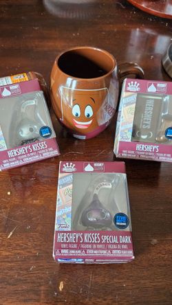 New, (3×) Hershey's Kisses Funko Vinyl Figures & Mug. Firm.