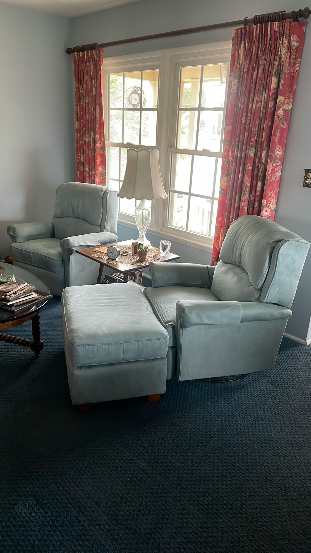 2 Recliners W/ottoman