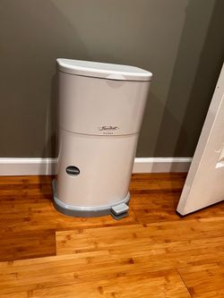 Janibell Akord 330 Adult Diaper Pail System – Holds Up to 35 Adult Diapers