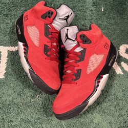 Jordan 5 Raging Bull