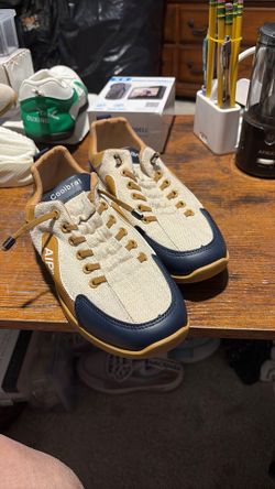 Walking sneakers for men