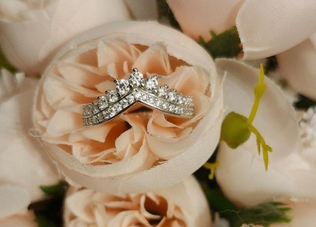 GRA Certified Moissanite Diamond Crown Ring