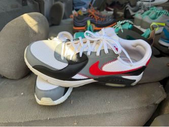 Men nike shoes size 10.5