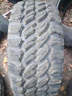 33x12.50R15 Procomp M/T Tire (1)
