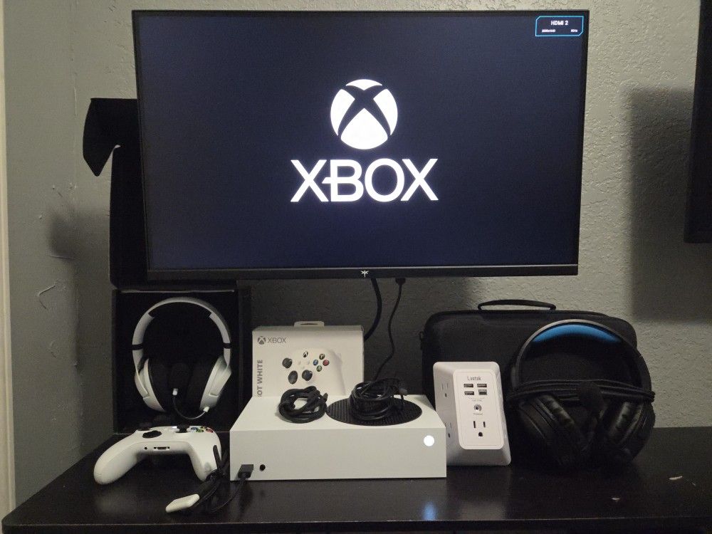 Xbox Series S w/ KTC Monitor, Razer Kaira Hyperspeed Wireless Headset, Carrying Case, Rechargeable Battery Pack Bundle