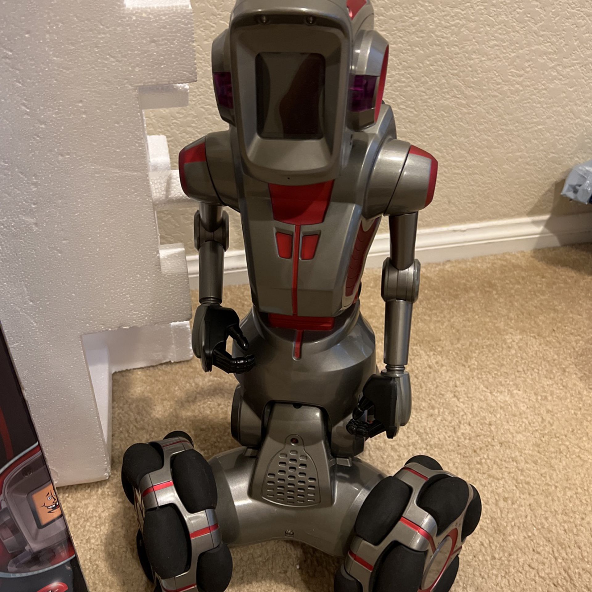 Rare Wow wee Mr. Personality Robot and Remote Control Tested Works Great!