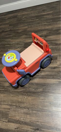 BLUEY ride on car