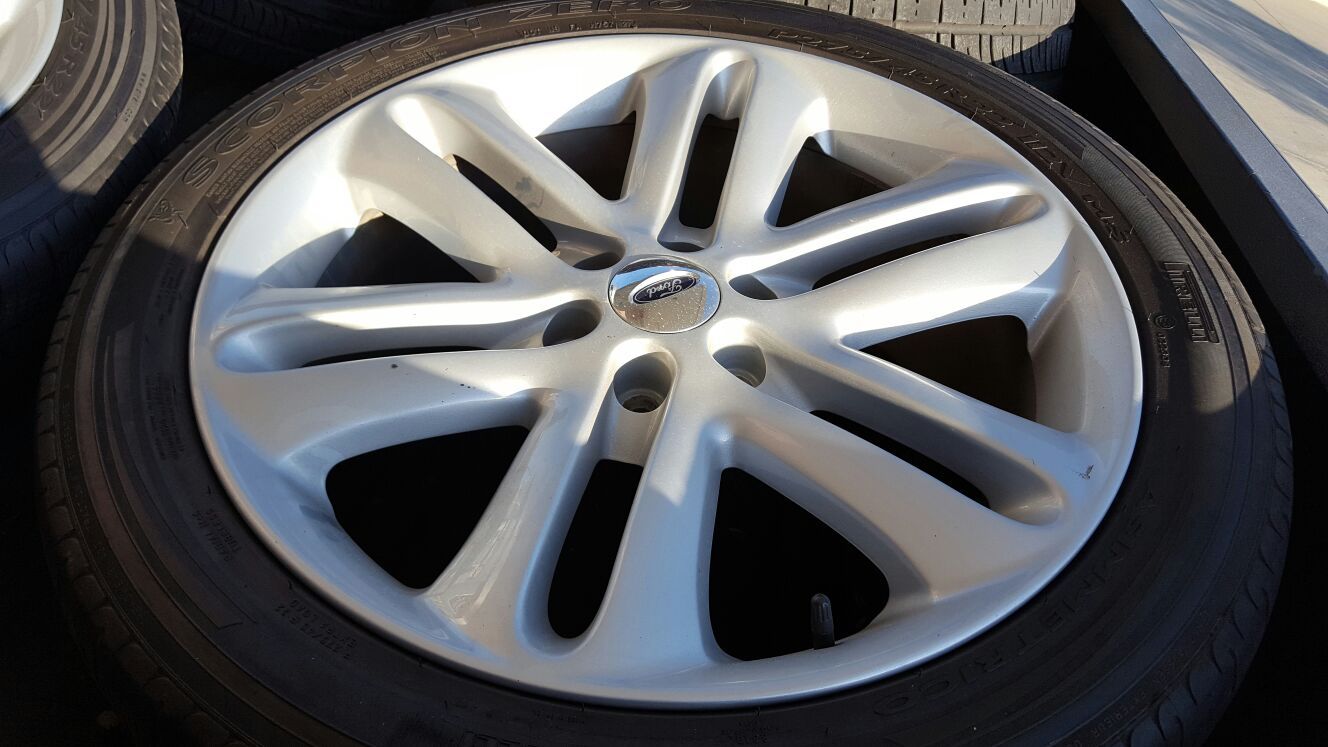 22 inch Ford F150 Limited wheels and tires