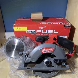 Milwaukee FUEL Circular Saw