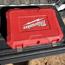 Milwaukee cordless multimedia camera kit