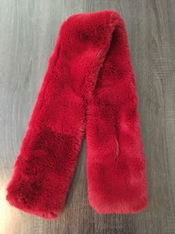 Very red fur scarf