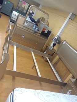 Aga 5pc queen bed dresser mirror nighstand