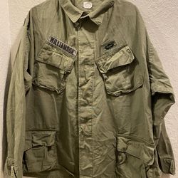 US ARMY jungle fatigue jacket Size: XL-Regular  Green Men 8(contact info removed) Patches