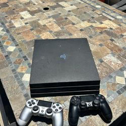 PS4 Pro Slim