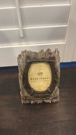 Horseshoe frame