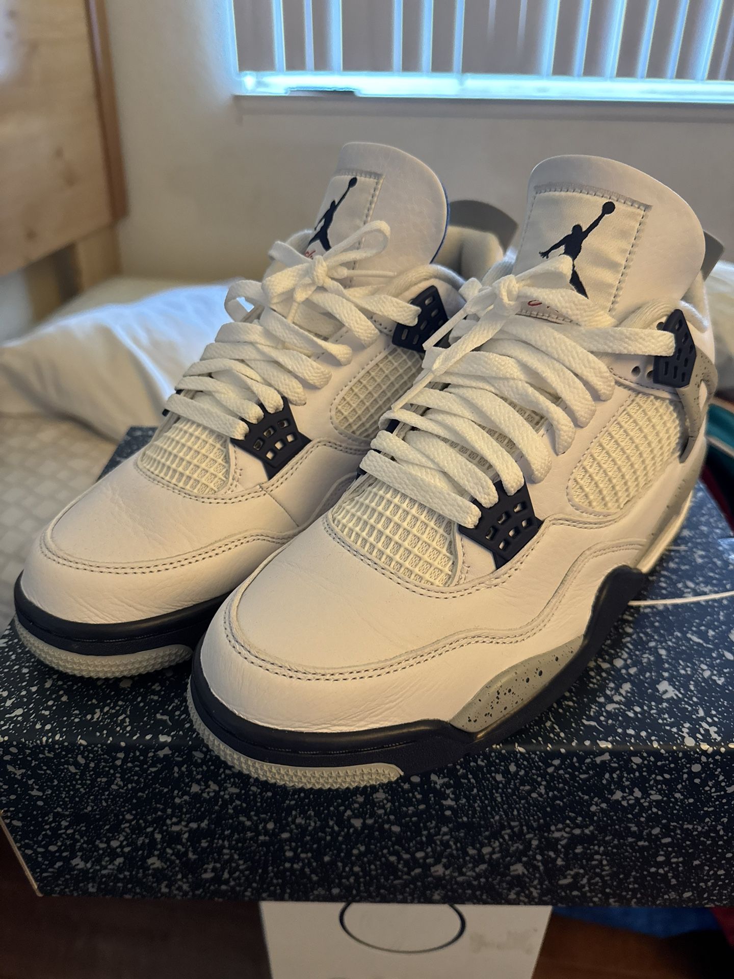 Jordan 4 Midnight Navy