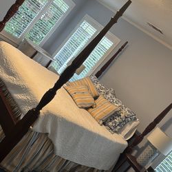 QueenFour Poster Bed