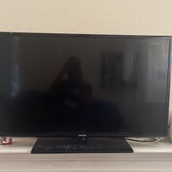 Looking To Trade  2 tvs, Laptop And Brand New Twin Bed For PS5