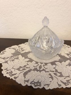 Beautiful vintage candy dish