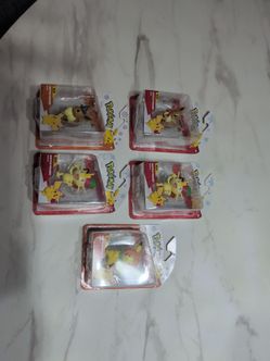 5 Pokemon figure sealed