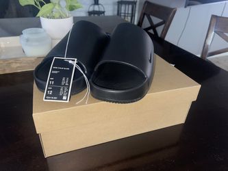 Nike Calm Slides